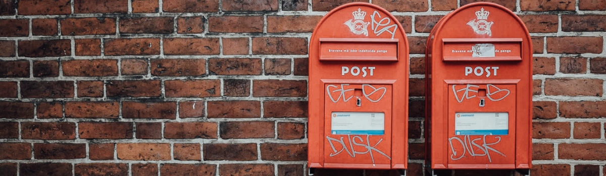post briefkasten rot